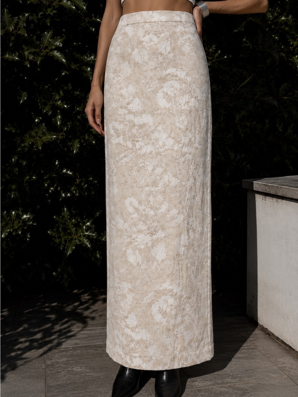 INQLUDE Cream Gold Metallic Floral Jacquard Maxi Column Skirt Size 36
